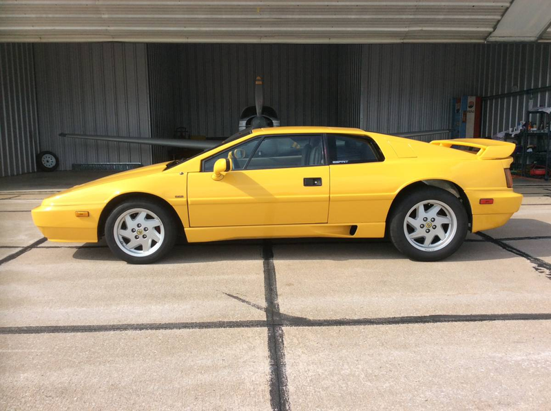 Illustration for article titled At $23,500, Is This 1989 Lotus Esprit Turbo 'The One' to Buy?